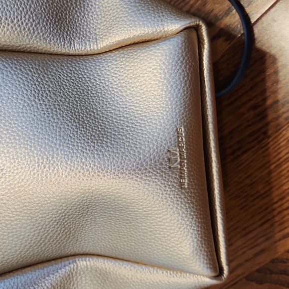 Gold Neiman Marcus purse - Picture 5 of 6